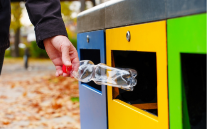 Recyclage des matériaux recyclables, tels que le papier, le plastique et le verre Recyclage des matériaux recyclables, tels que le papier, le plastique et le verre